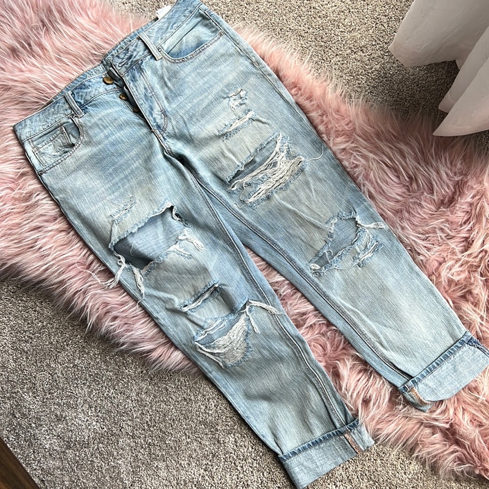 Women’s American eagle Tom girl jeans. Size 6 reg.